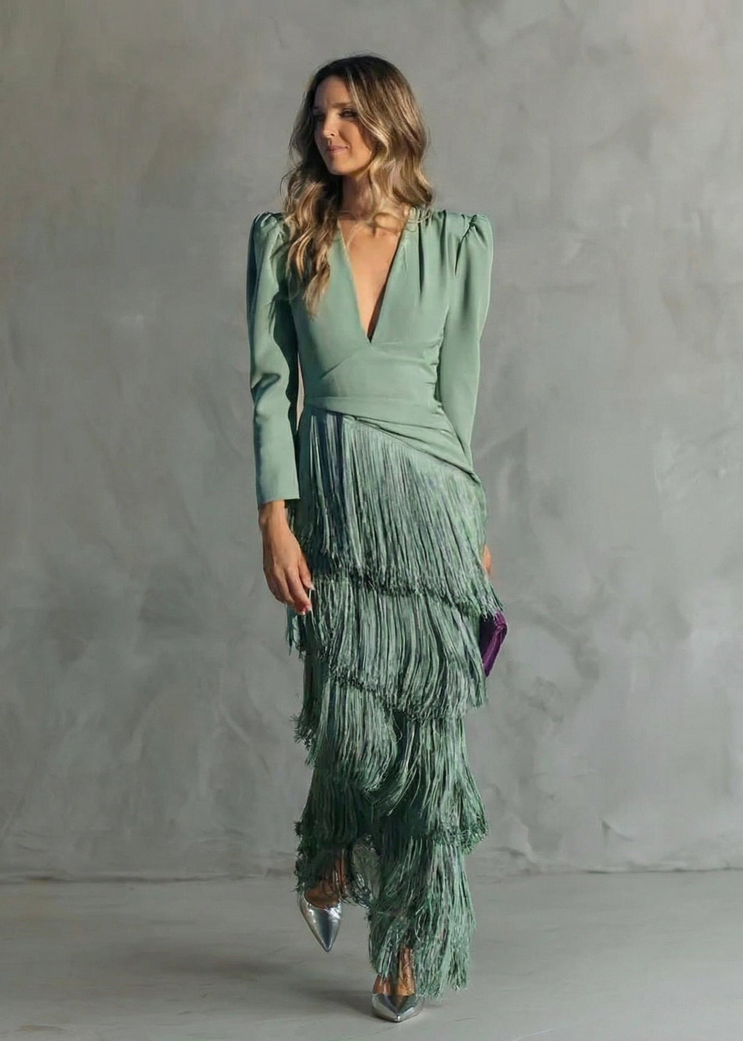 CLARA | Vestido elegante con mangas de flecos