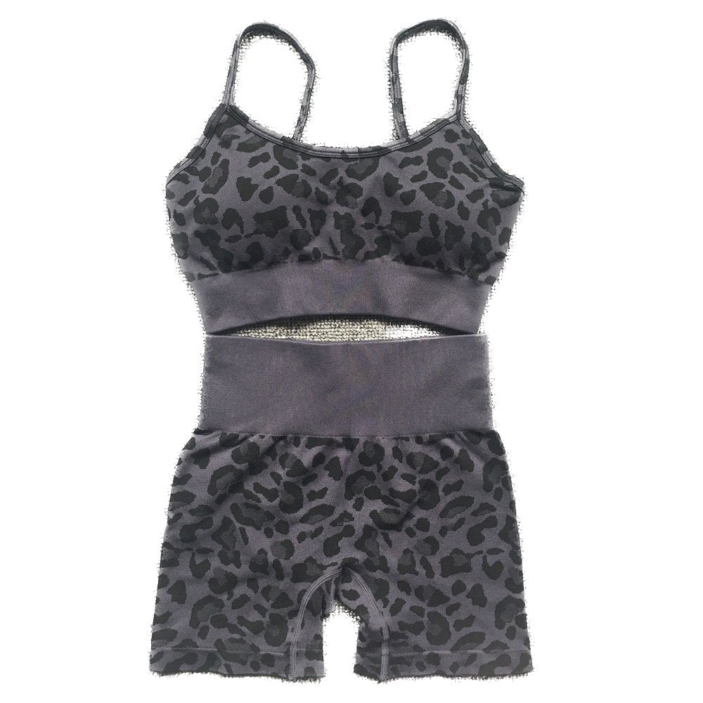 Conjunto deportivo de sujetador y shorts LeopardFit