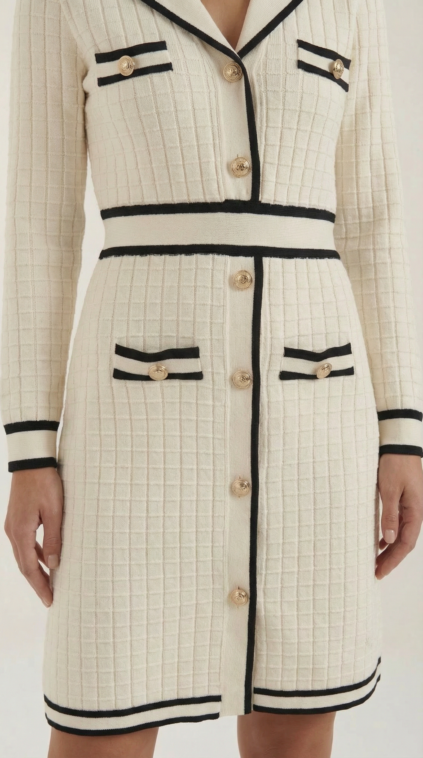 TRACY | Mini Vestido con Ribetes en Contraste y Corte Moderno